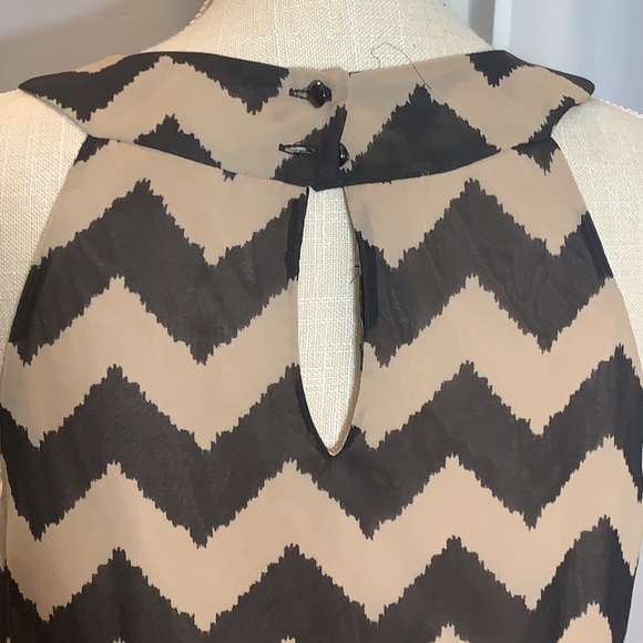 Like new! Zig Zag Tank Top by BCX - Picture 4 of 8